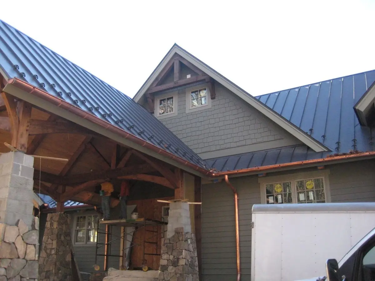 Craftsman Roofing team delivering quality roofing work in Hollywood Studio District